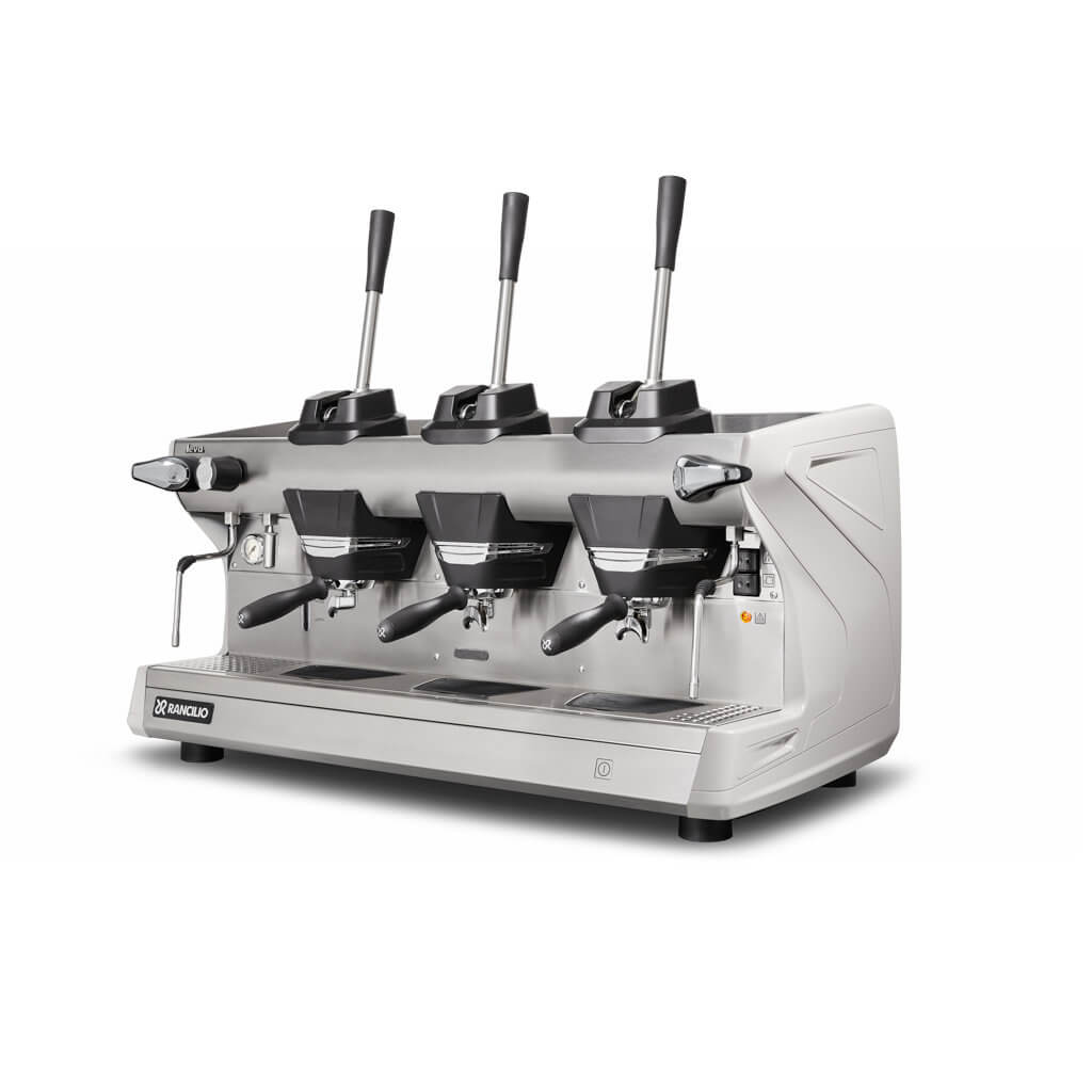 Ekspres 3-grupowy do kawy Classe 5 Leva - biały, przód, lewy bok Ekspres trzygrupowy do kawy Classe 5 Leva w kolorze białym - przód, lewy bok