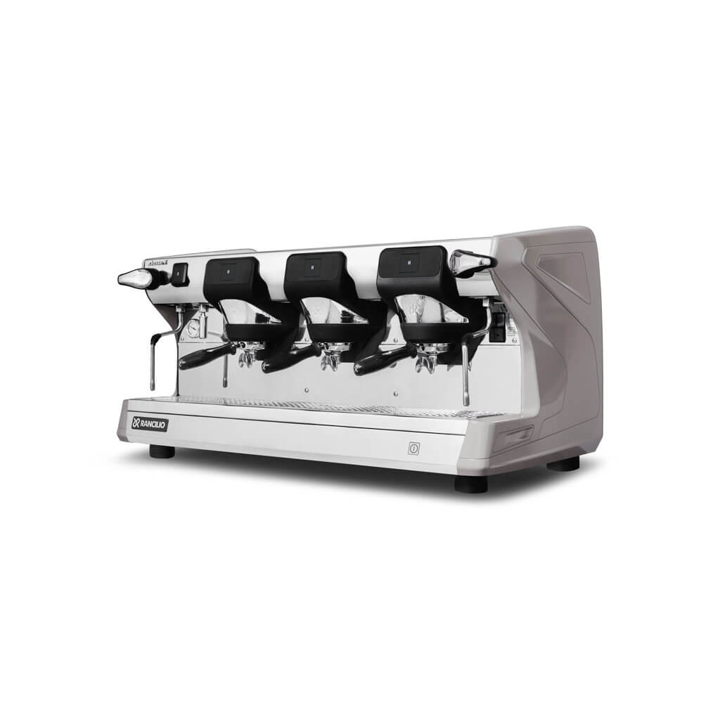 Ekspres 3-grupowy do kawy Classe 7 S - szary, przód, lewy bok Ekspres trzygrupowy do kawy Classe 7 S w kolorze szarym - przód, lewy bok