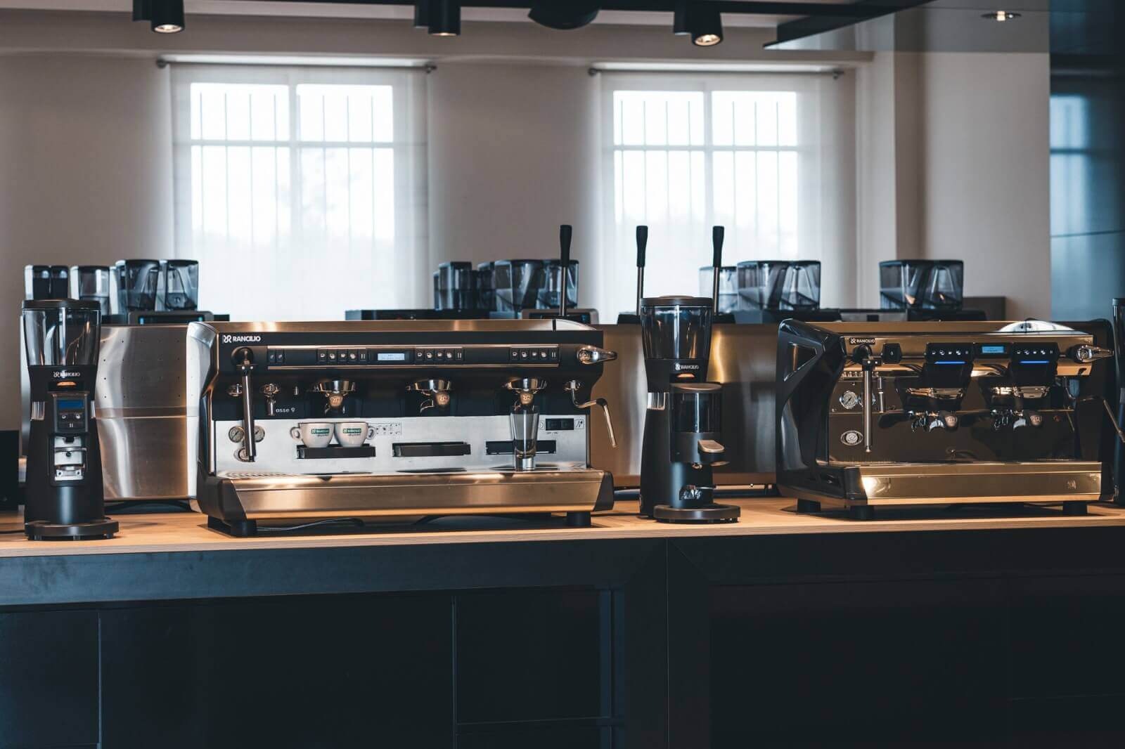 Profesjonalne ekspresy do kawy i młynki do kawy Rancilio